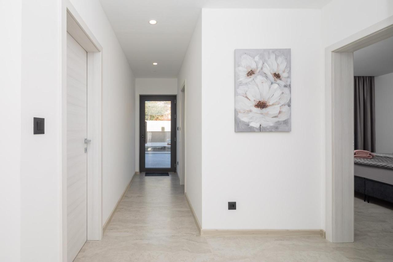 Luxury Apartment Lorena - Private Heated Pool - Jesenice  Exterior foto