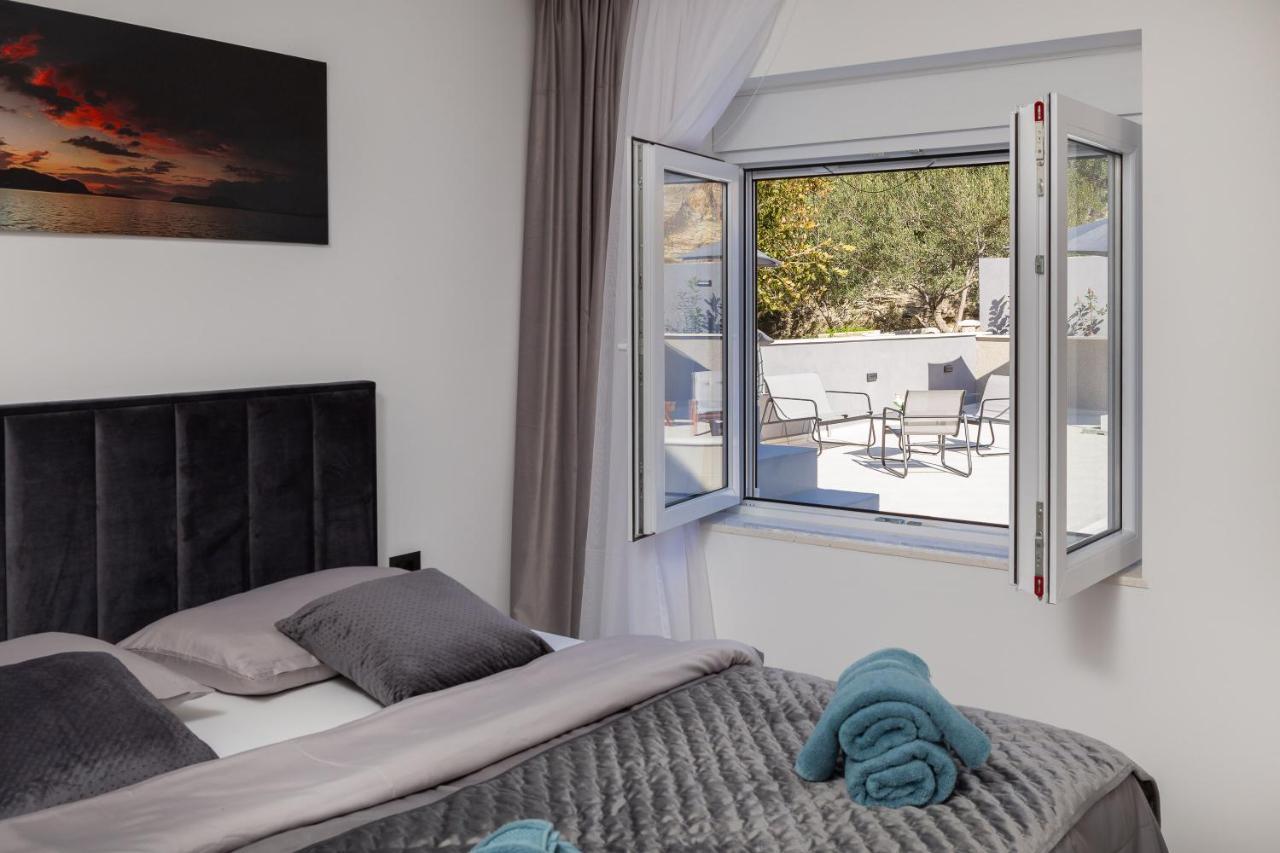 Luxury Apartment Lorena - Private Heated Pool - Jesenice  Exterior foto