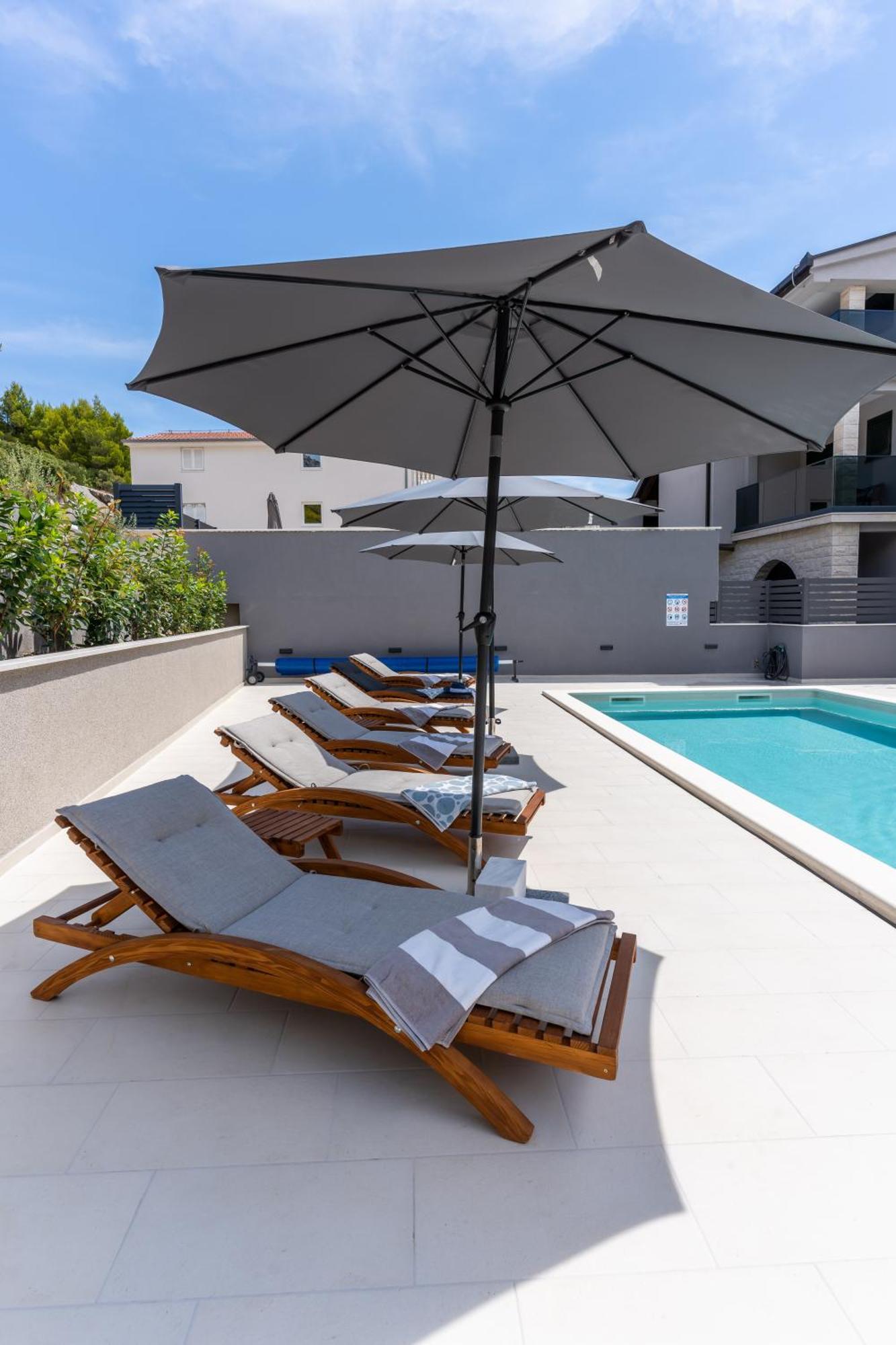 Luxury Apartment Lorena - Private Heated Pool - Jesenice  Exterior foto